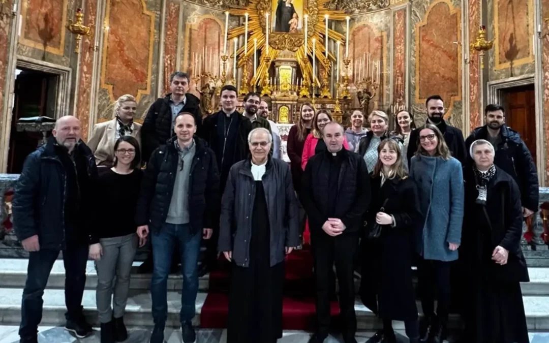 STUDIJSKO DUHOVNO HODOČAŠĆE RAVNATELJA I STRUČNIH SURADNIKA KATOLIČKIH ŠKOLA U JUBILEJSKOJ GODINI U RIM