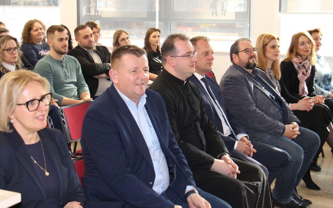 Svečano otvorena i blagoslovljena obnovljena kuhinja u Katoličkoj osnovnoj školi u Virovitici